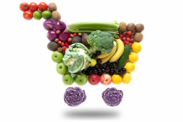 Einkaufskorb mit Obst und Gemüse aus dem Online Supermarkt